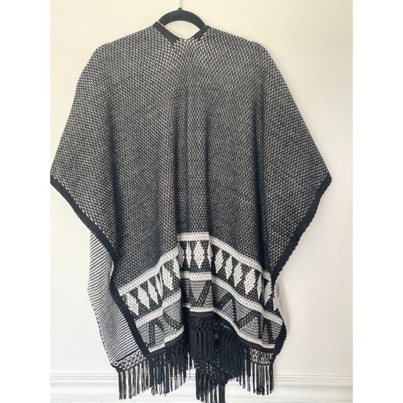 Sam Edelman Boho Southwestern Knit Sweater Poncho Size Small Oversized E111 - Picture 11 of 16